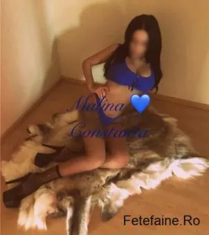 Bruneta sexy reală ❤