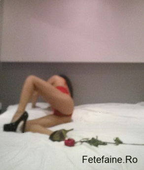 Hot bruneta